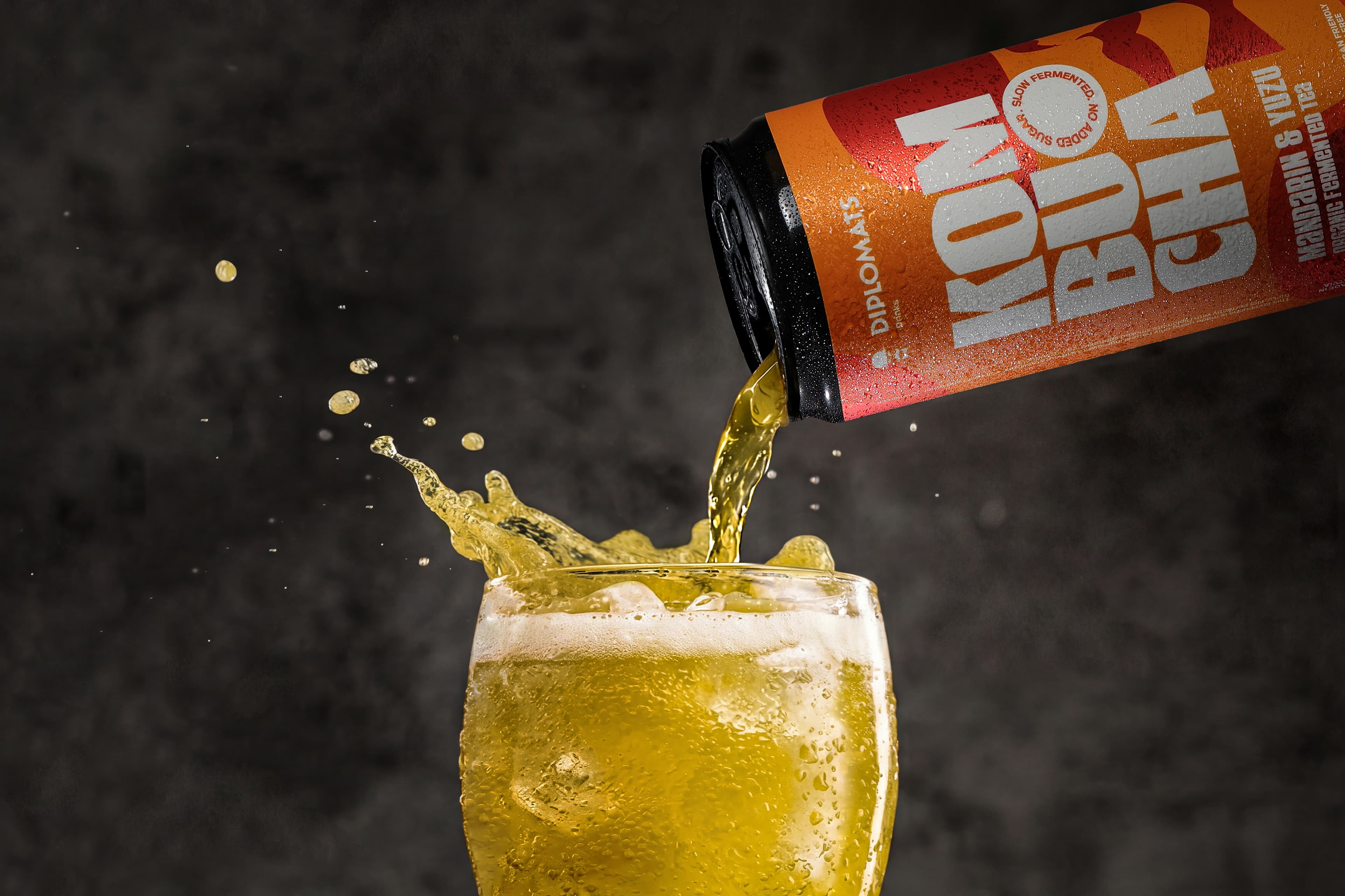 Diplomats kombucha poured over ice