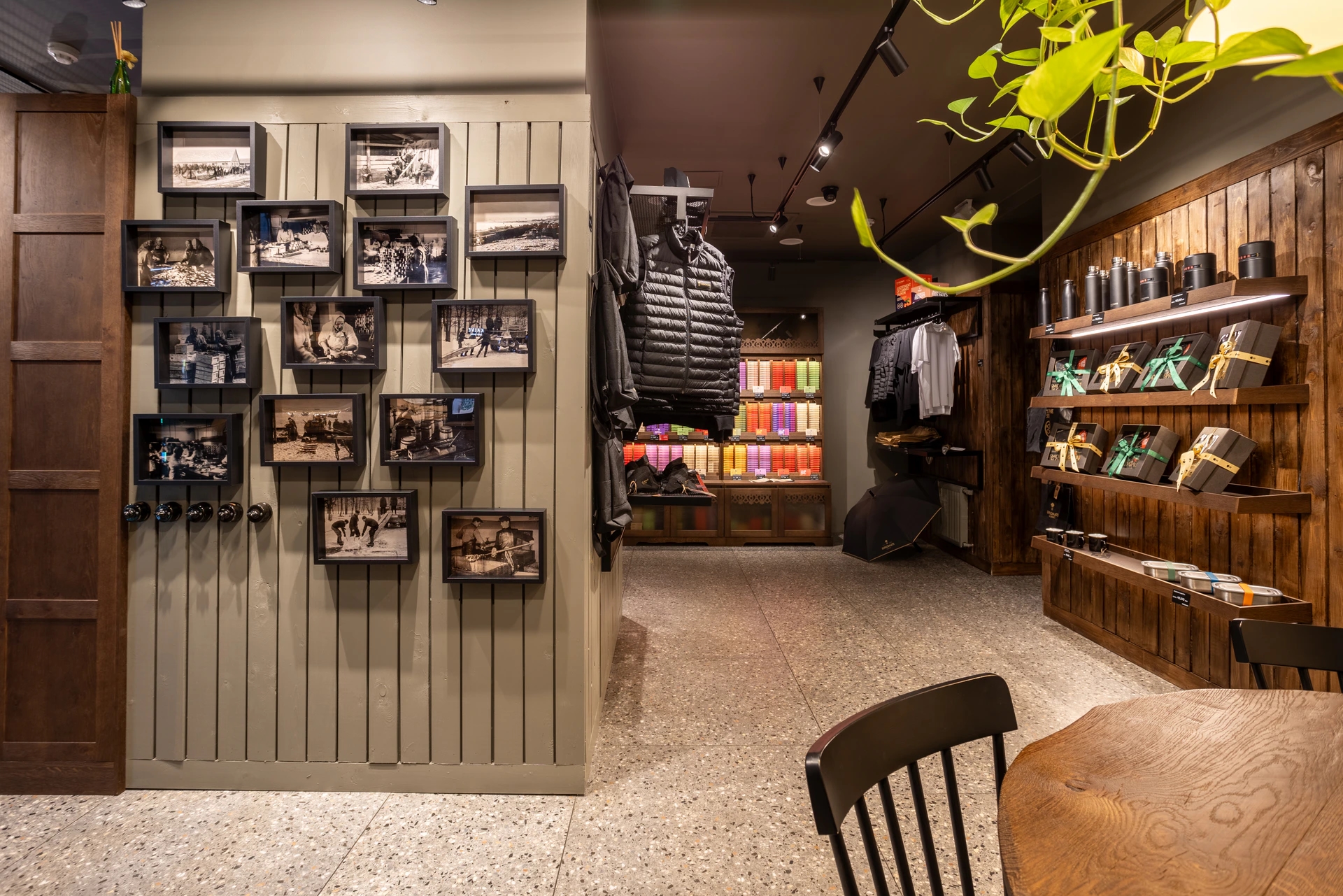 The gifting display inside the real Diplomats Riga store